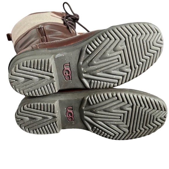 Ugg Australia wool and leather water proof knee high boots. Size 7 womens - Picture 8 of 9